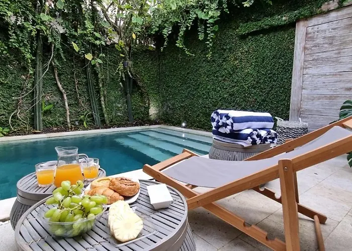 Tropical 2br Private Pool In Villa Seminyak